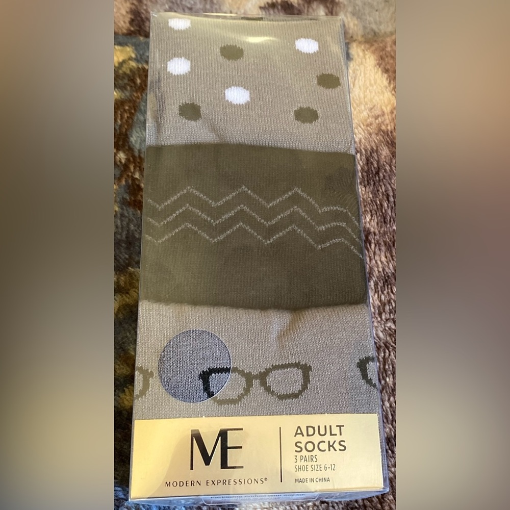 ME MODERN EXPRESSIONS ADULT SOCKS BLACK GRAY 3 PAIRS SIZE 6-12